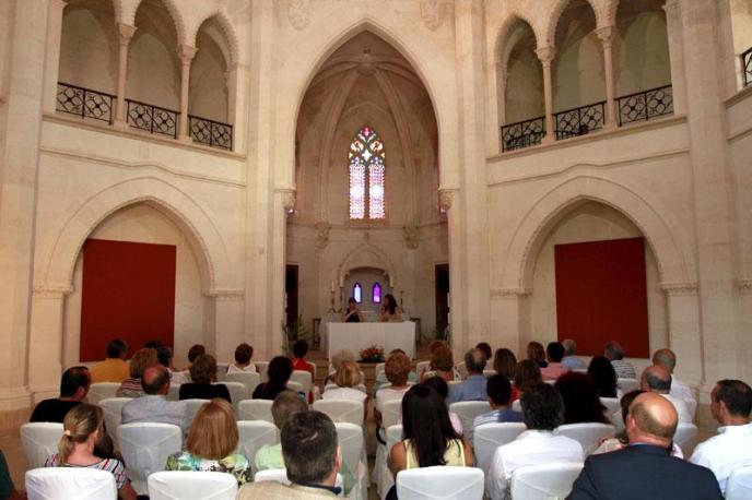 Presentación literaria y cóctel